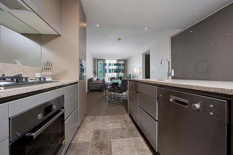 Accommodate Canberra Manhattan On The Park - Australia Accommodation 4