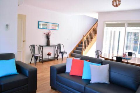Turner Terrace - Australia Accommodation 0