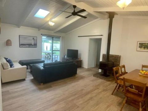 Abbey Beach Shack - Australia Accommodation 3