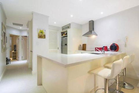 Whispering Palms - Australia Accommodation 0