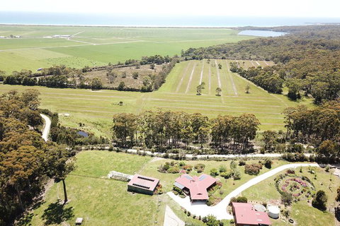 Eagles Roost Farmstay B & B - Australia Accommodation 1