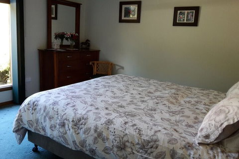 Eagles Roost Farmstay B & B - Australia Accommodation 2