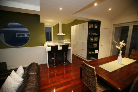 Aloha Beachfront - Australia Accommodation 4