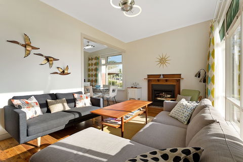 The 50's Beach House - Australia Accommodation 4
