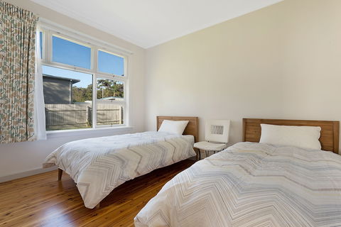 The 50's Beach House - Australia Accommodation 2