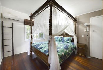 Airlie Getaway - Views - Australia Accommodation 3