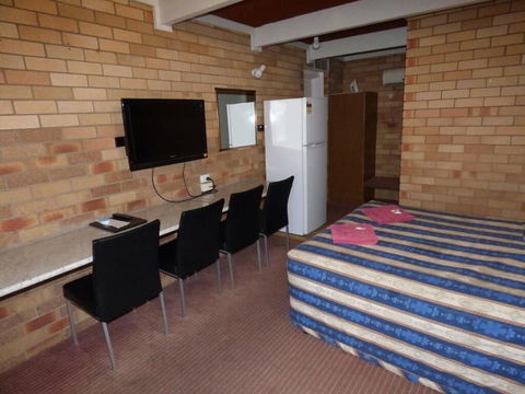 Red Chief Motel - Australia Accommodation 6