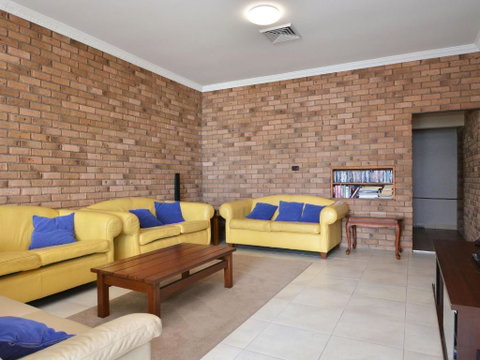 The House On The Lake At Fishing Point Lake Macquarie Honestly Put The Line In & Catch Fish - Australia Accommodation 1