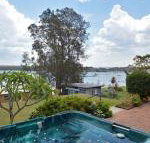 The House on the Lake at Fishing Point Lake Macquarie honestly put the line in  catch fish - Australia Accommodation