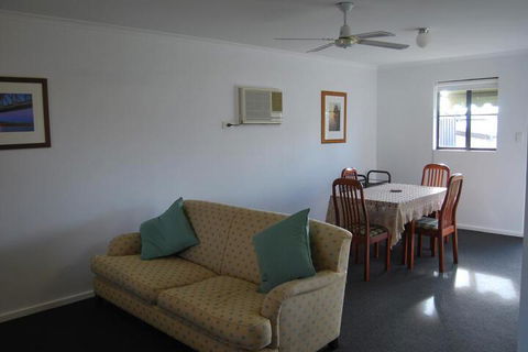 Maple Tree Cottage - Australia Accommodation 6