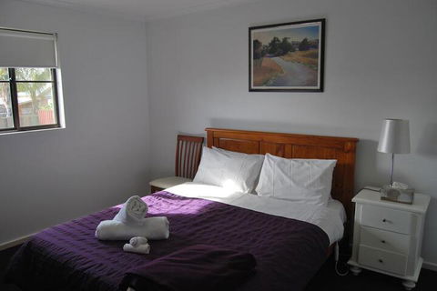 Maple Tree Cottage - Australia Accommodation 0