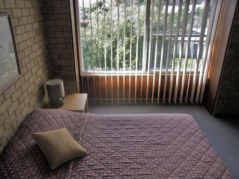 A Furnished Townhouse In Goulburn - Australia Accommodation 3
