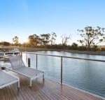 Gippsland Lakehouse a Canal frontage - Australia Accommodation