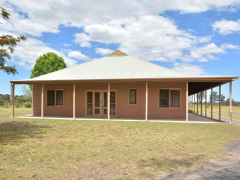 Grasmere Estate Homestead Hear The Lions Roar From Nearby Hunter Valley Zoo - Australia Accommodation 6