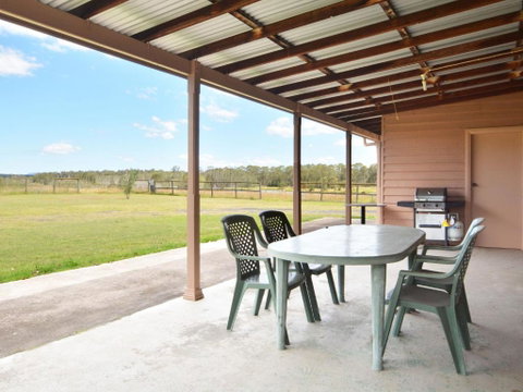 Grasmere Estate Homestead Hear The Lions Roar From Nearby Hunter Valley Zoo - Australia Accommodation 2