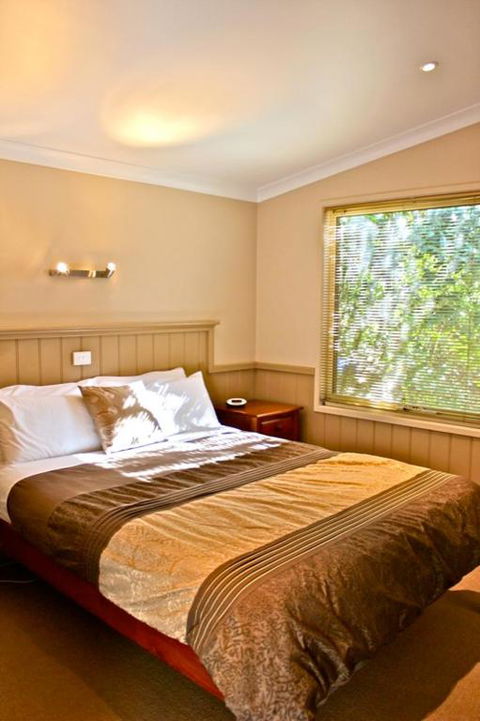 Autumn Leaf Cottage 1 - Australia Accommodation 3