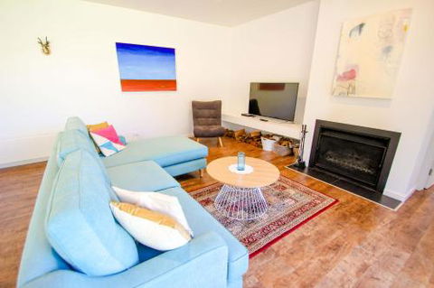 Apex House - Australia Accommodation 1