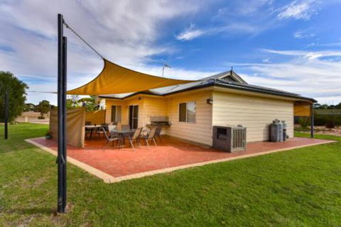 Lake Tyrrell Accommodation - Australia Accommodation 2