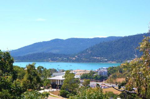 Cumberland Holiday Home Holiday Home - Australia Accommodation 3