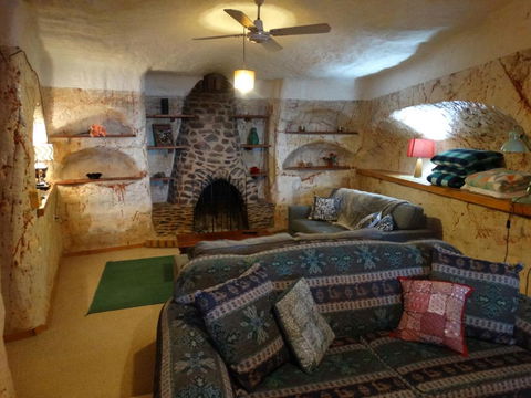 Dinky Dis Dugout - Australia Accommodation 5