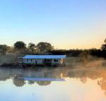 The Lake House at 201 - Australia Accommodation