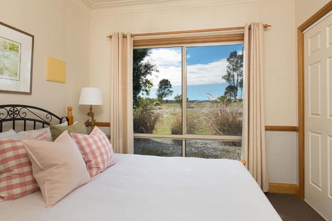 Windsors Edge Cottage Pokolbin - Australia Accommodation 6
