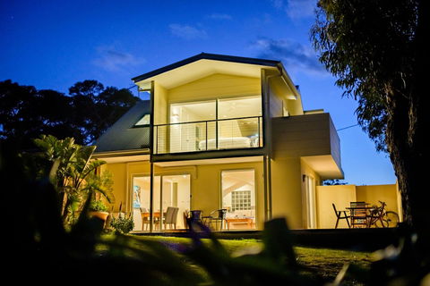 Cod Rock Point - Australia Accommodation 4