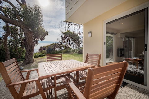 Cod Rock Point - Australia Accommodation 2