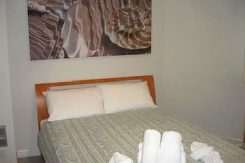 Waters Edge Townhouse 4 - Australia Accommodation 3