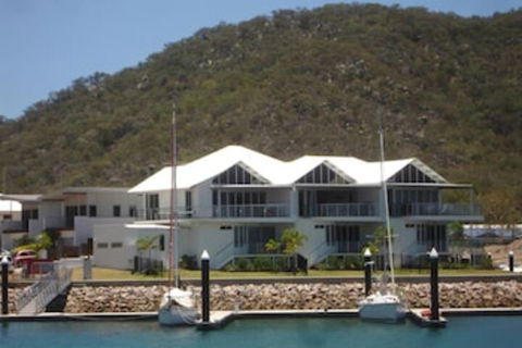 Waters Edge Townhouse 4 - Australia Accommodation 0