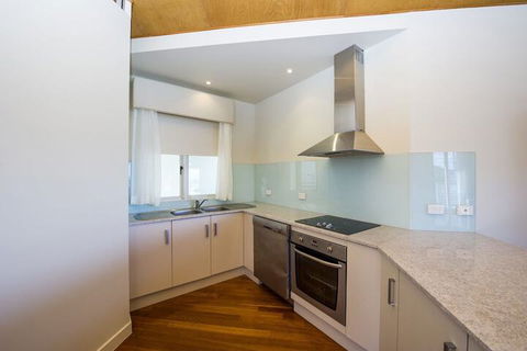 Waters Edge Townhouse 4 - Australia Accommodation 7