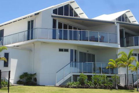 Waters Edge Townhouse 4 - Australia Accommodation 1