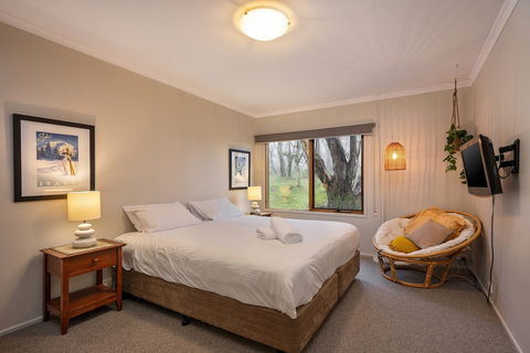 Absinthe - Australia Accommodation 5