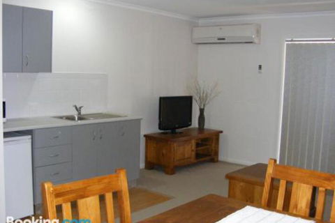 Fairways Bed & Breakfast At Jerilderie - Australia Accommodation 6