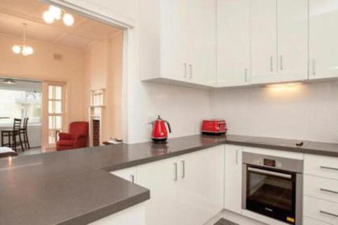 Apartment West Esplanade MAN93 - Australia Accommodation 5