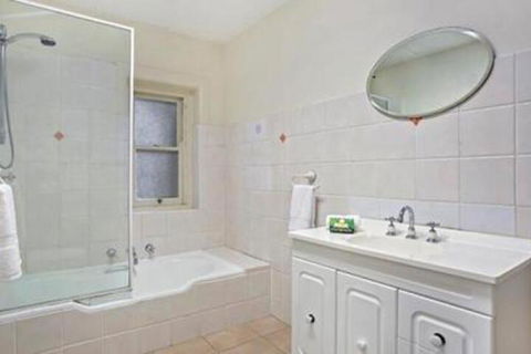 Apartment West Esplanade MAN93 - Australia Accommodation 0