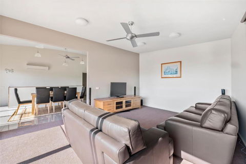 Amaroo - Australia Accommodation 2