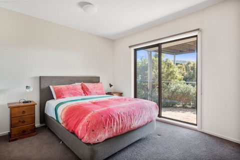 Amaroo - Australia Accommodation 6