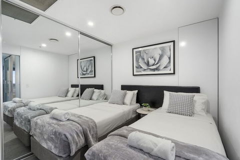 Apartment Stay Circle On Cavill - Australia Accommodation 7
