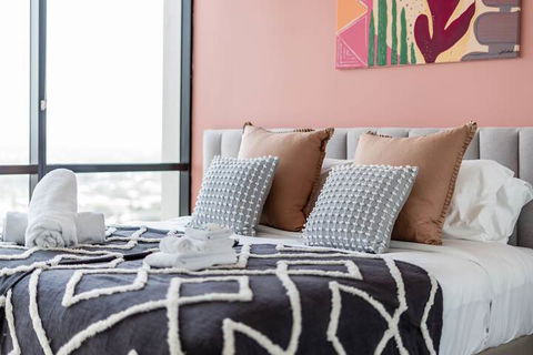 Apartment Stay Circle On Cavill - Australia Accommodation 6