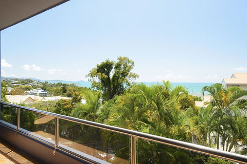 Airlie Harbour 3 Bedroom Apartment - Australia Accommodation 1
