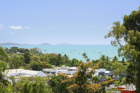 Airlie Harbour 3 Bedroom Apartment - Australia Accommodation 2
