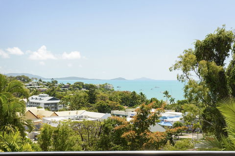 Airlie Harbour 3 Bedroom Apartment - Australia Accommodation 3