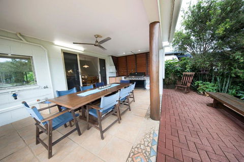 The Lake House - Australia Accommodation 4