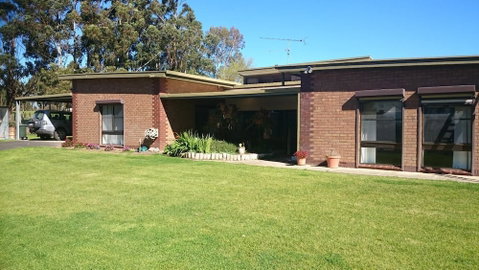 Hilltop Escape B&B - Australia Accommodation 0