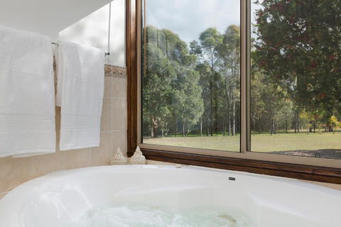 Windsors Edge Cottage Rothbury - Australia Accommodation 4