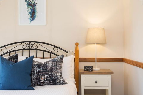 Windsors Edge Cottage Rothbury - Australia Accommodation 6