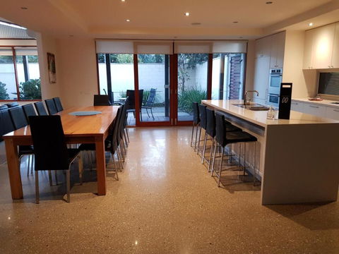 Beach Haven - Australia Accommodation 1