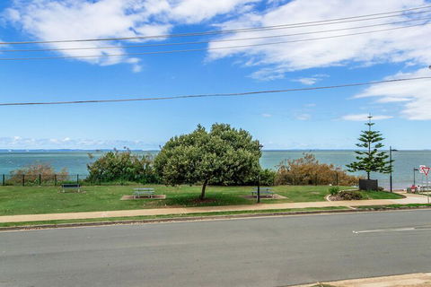Amazing Ocean Views - Australia Accommodation 7