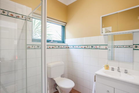 Anglesea River Apartments 2 Bed Unit 2 / 4 - Australia Accommodation 4